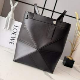 Picture of Loewe Handbags _SKUfw239906630fw